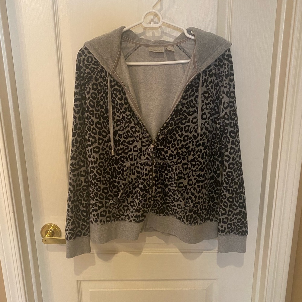Chico’s Zenergy Gray velour leopard print Hoodie size 1 (medium)